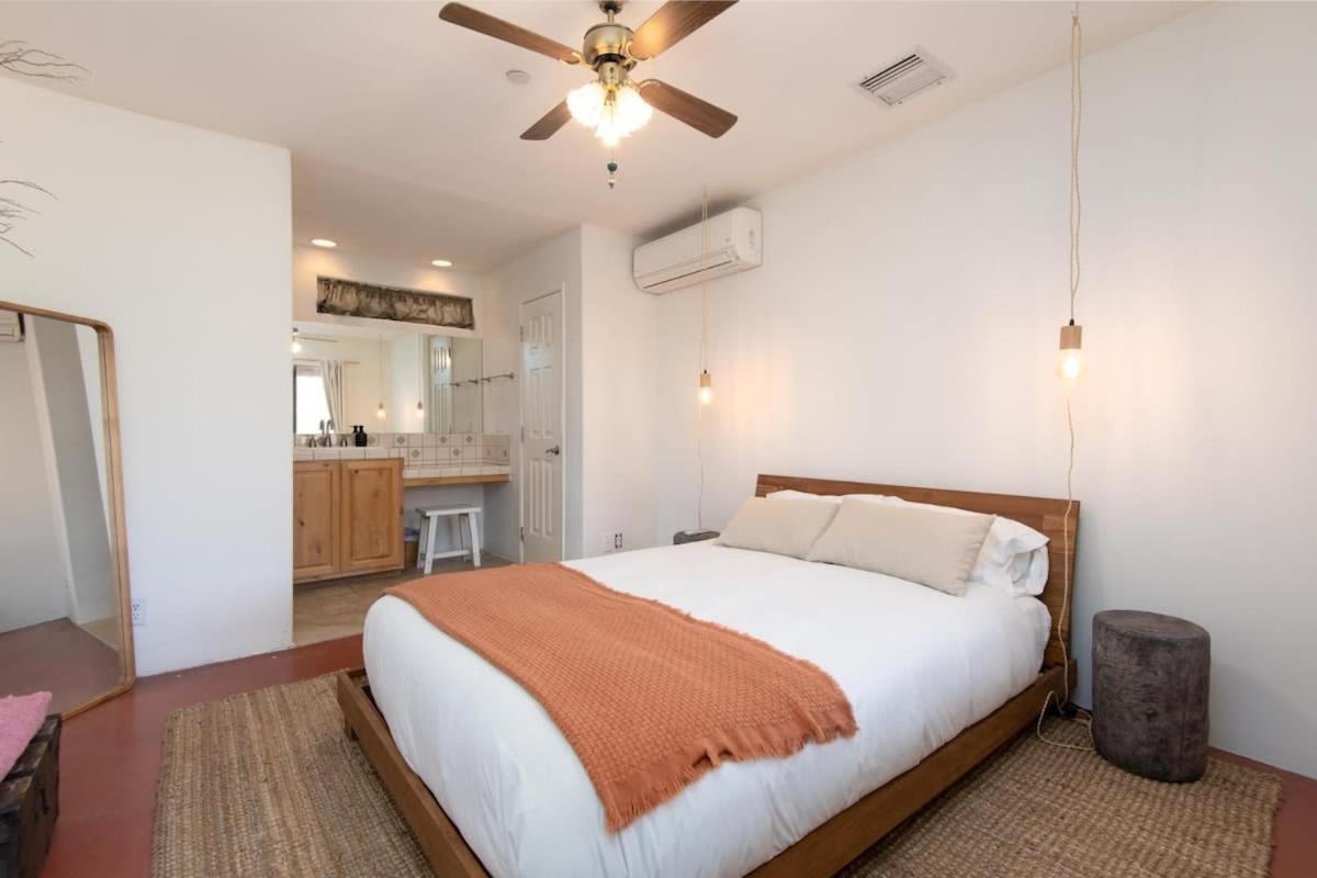 Renovated Lodge - Room 1 With Pool Access Джошуа-Трі Екстер'єр фото