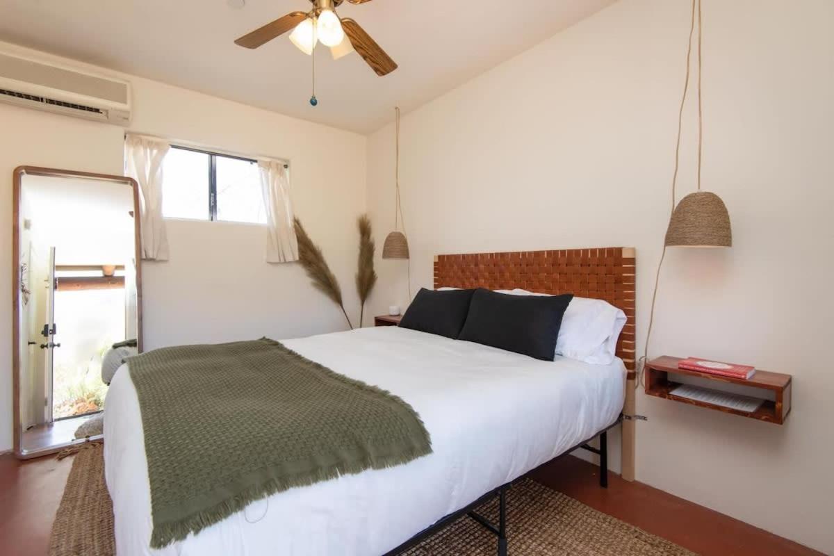Renovated Lodge - Room 1 With Pool Access Джошуа-Трі Екстер'єр фото